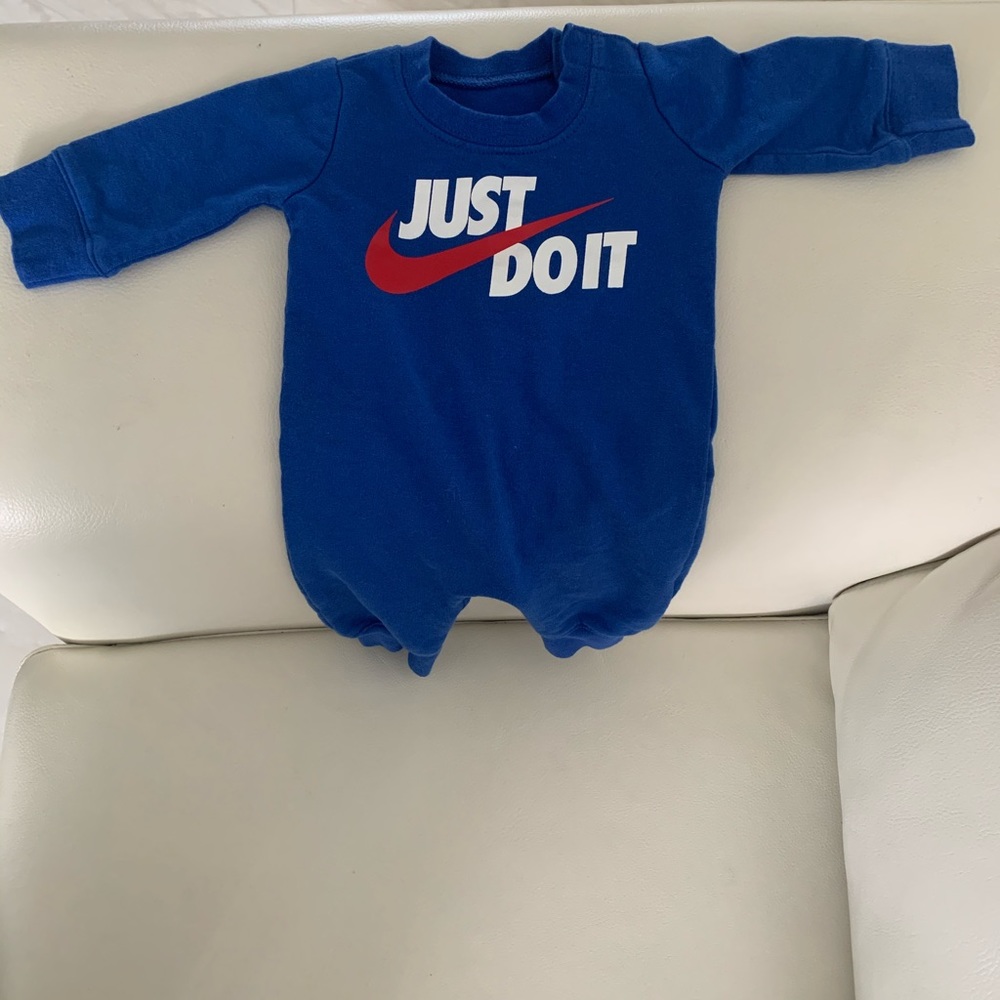 Nike Long Sleeve Newborn Onesie in Blue